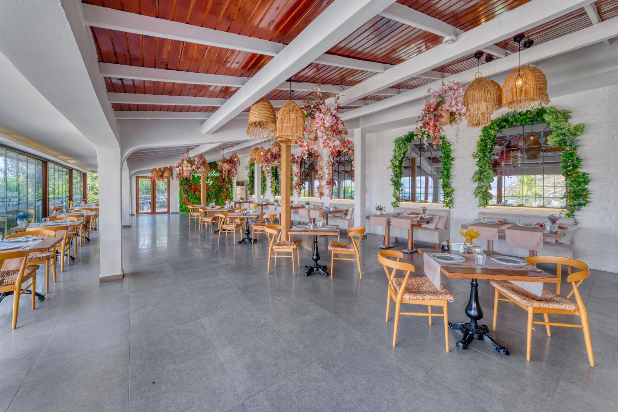 Illusion Beach & Clubhotel - Adults Only Alanya Exterior photo